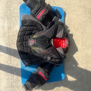 Senior Small Bauer Vapor X2.9 Goalie Chest Protector (Used)