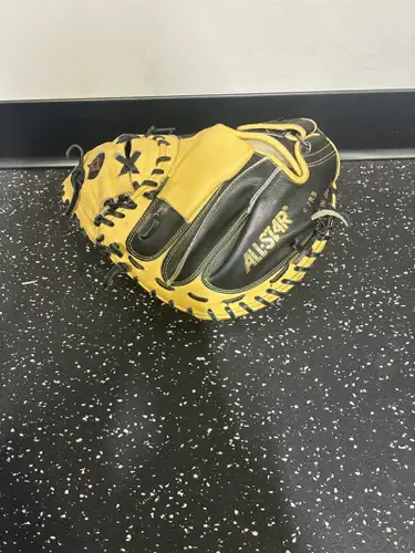 RH All Star CM3000SBT Catcher's Glove 32.5" (Used)