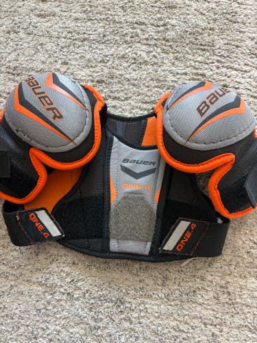 Small Youth Bauer Supreme One.4 Shoulder Pads (Used)