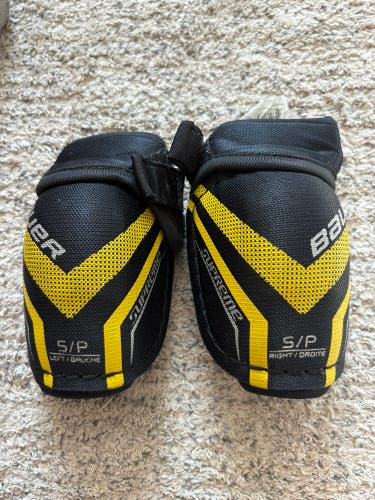 Youth Small Bauer Supreme TotalOne MX3 Elbow Pads (Used)