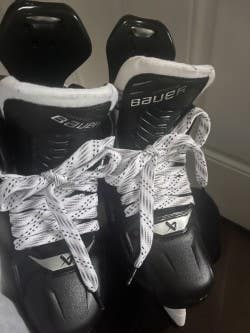 Black 2024 Bauer Supreme Shadow Hockey Skates Regular Width Size 6 (New)