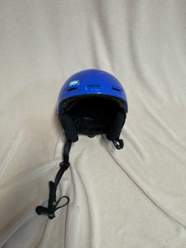 Kid's Medium Salomon Helmet (Used)