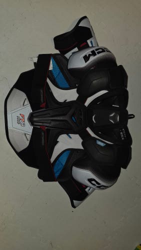 XL Senior CCM Jetspeed FT8 Pro Shoulder Pads (Used)