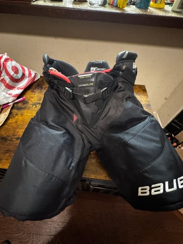 Senior Large Bauer Vapor Hyperlite Hockey Pants (Used)