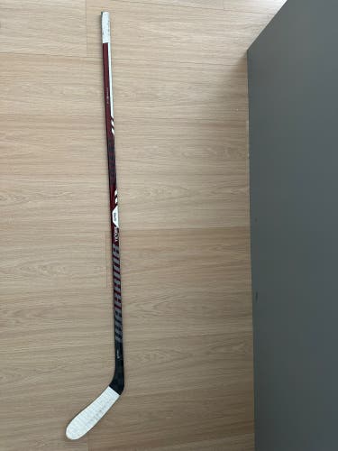 Senior Warrior Covert QR6 Right Handed Hockey Stick W28 65 Flex Montreal Victoire logo