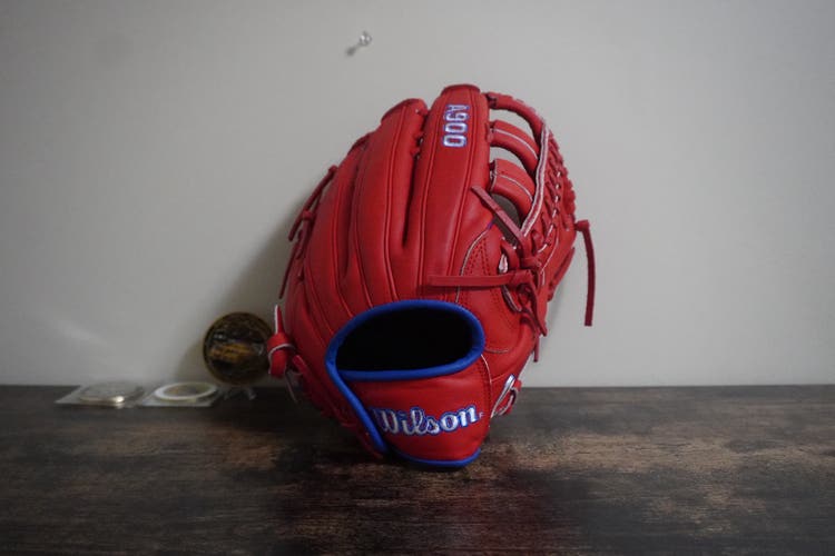 Wilson A900 RH Outfield Baseball Glove 12.25" (New)