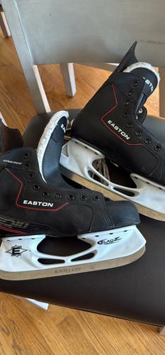 Black Easton Synergy EQ Hockey Skates 6 (New)