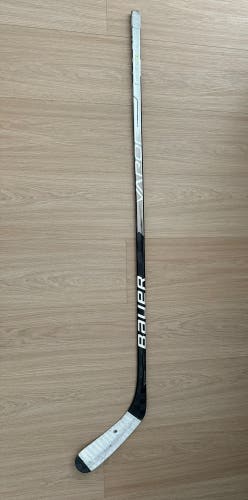Bauer Vapor Hyperlite Right Handed Hockey Stick P92 55 Flex Pro Stock (Used)