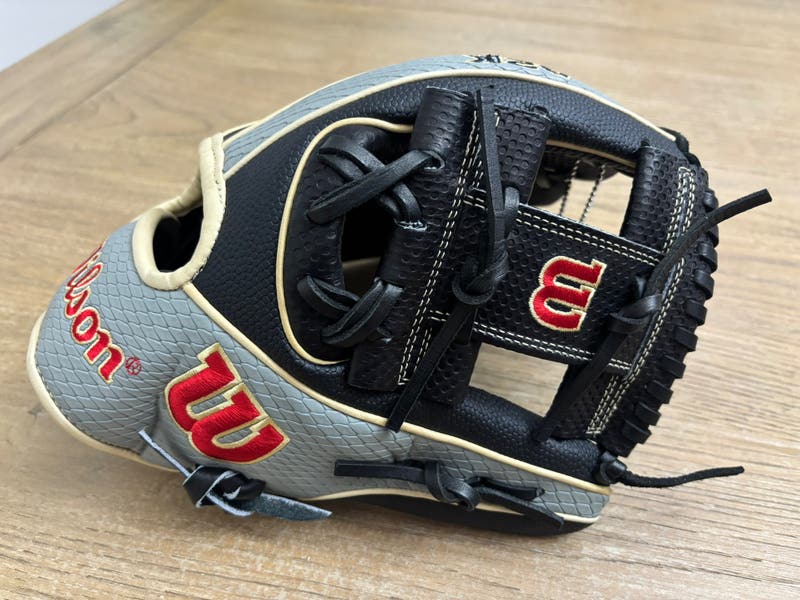 Wilson A2K SC1786SS 11.5” Infield Glove | SidelineSwap | Buy and