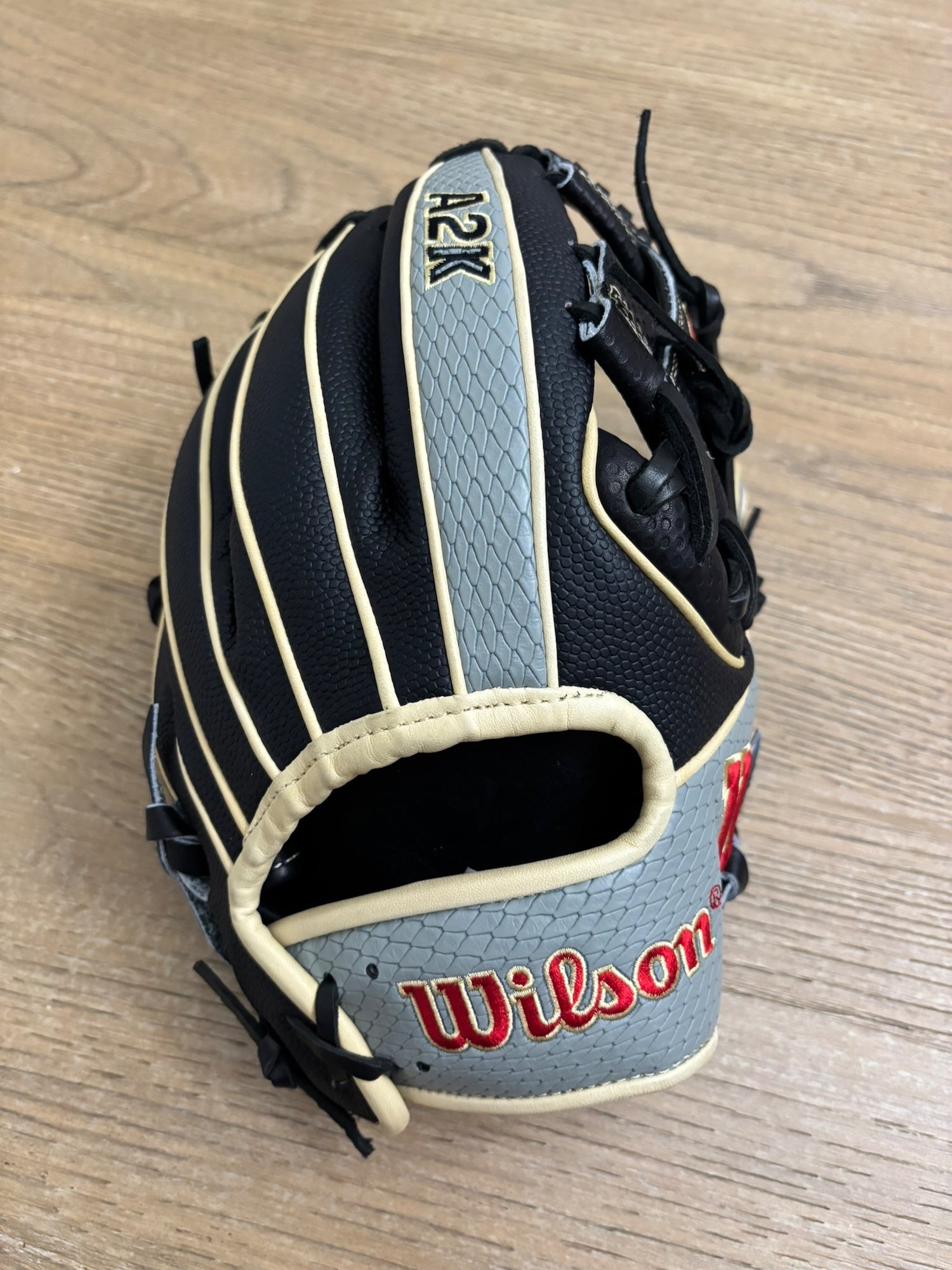 Wilson A2K SC1786SS 11.5” Infield Glove | SidelineSwap | Buy and
