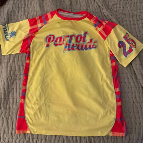Parrothead cheeseburger in paradise jersey XL Men's Jersey (Used) #25