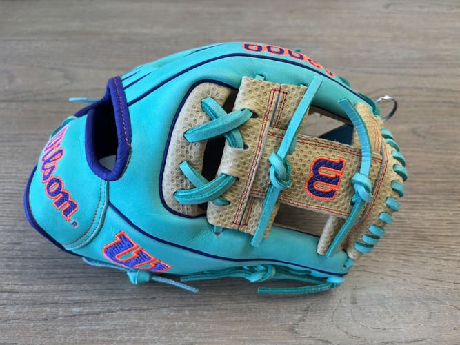 Wilson A2000 1786 Spin Control 11.5” Infield Glove