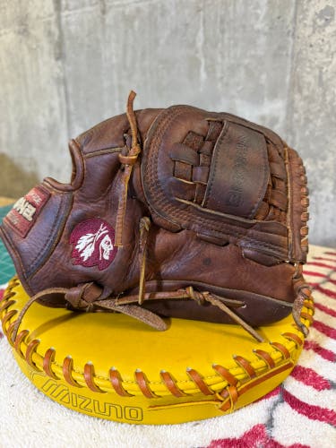Nokona Walnut W-1200 Classic 12-Inch Baseball Glove