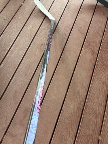 Senior Bauer Twitch Left Hand Hockey Stick P92 70 Flex (Used)