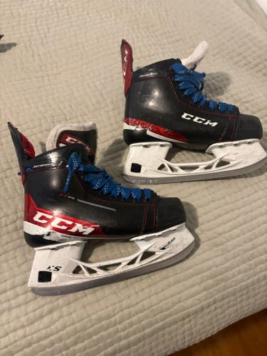 CCM JetSpeed FT475 Hockey Skates Regular Width Size 4 (Used)