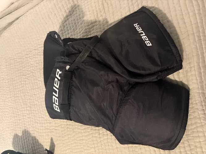 Youth Large Bauer Hockey Pants (Used)