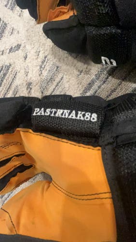 Pastrnak Bauer Supreme 2S Pro Gloves 13" Yellow Palms