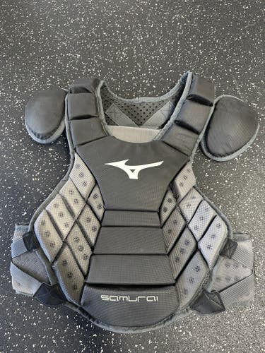Mizuno Samurai Catcher's Chest Protector (Used)