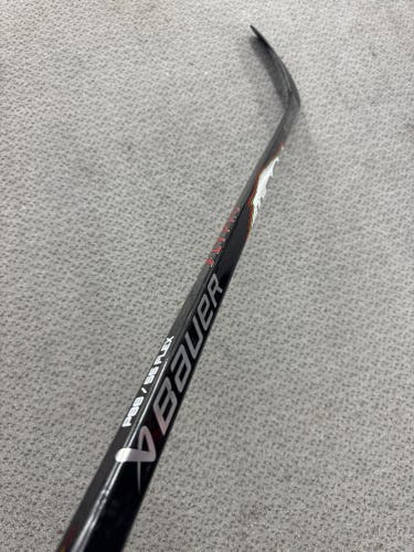 Intermediate Bauer Vapor Flypro Right Handed Hockey Stick P88 55 Flex (New)