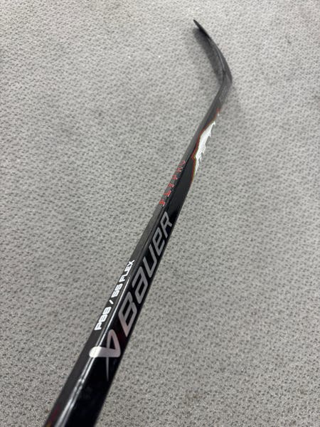 Intermediate Bauer Vapor Flypro Right Handed Hockey Stick P88 55