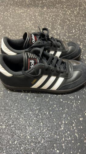 Used Adidas Soccer Indoor Shoes Black Youth 03.5 11831-S000031757