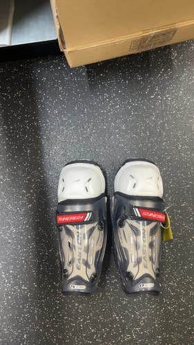 Used Easton 10 INCH JUNIOR SHIN GUARDS Junior Shin Guards Black 10" 11831-S000035662