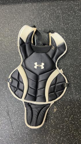Used Under Armour CHEST PROTECTOR Catchers Chest Protector Black Adult 11831-S000031219