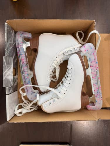 Jackson Ultima Figure Skates C Junior 2.5 (Used)