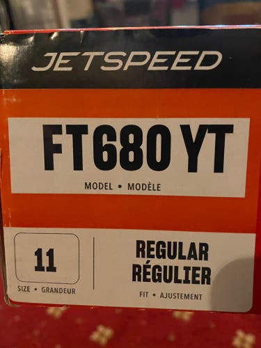 CCM Size 11 Youth JetSpeed FT680 Hockey Skates Regular Width (New)