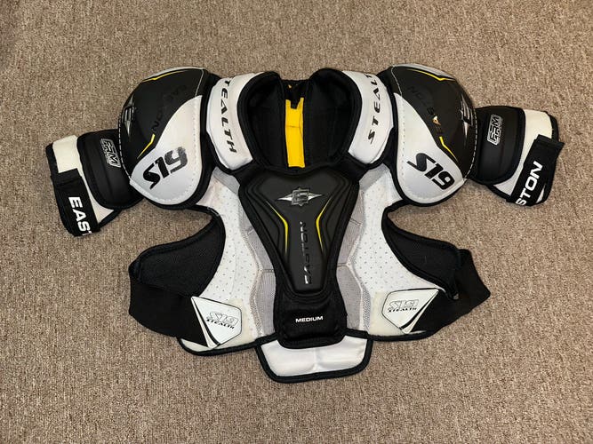 Medium Senior Easton S19 Shoulder Pads (Used)