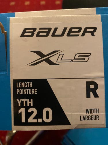 Bauer Size 12 Youth XLS Hockey Skates Regular Width (New)