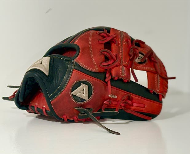2022 Akadema Torino Series (Custom) RH Infield Baseball Glove 11.5" (Used)