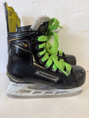 Black Bauer Supreme 2S Hockey Skates Regular Width 12 (Used)