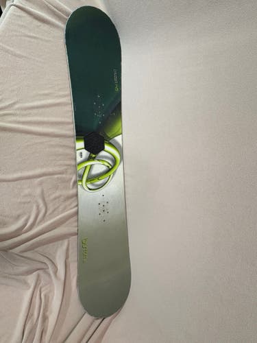 Burton Cruzer Snowboard Without Bindings 145 cm (Used)
