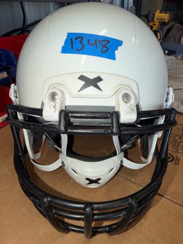 USED XENITH X2E+ YOUTH FOOTBALL HELMET - LARGE - WHITE