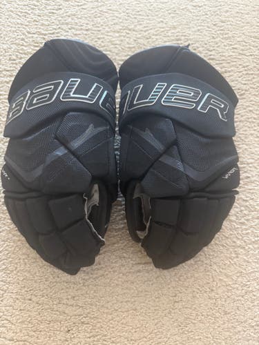 Bauer Vapor Flylite Gloves 13" (Used)