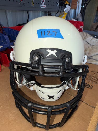 USED XENITH X2E+ YOUTH FOOTBALL HELMET - LARGE - WHITE