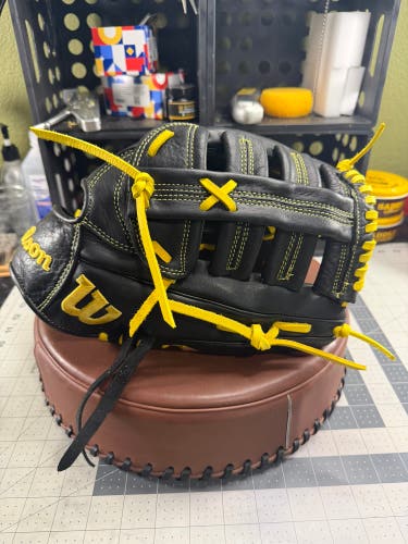 Wilson A950 RH Baseball Glove 12.5" (Used)