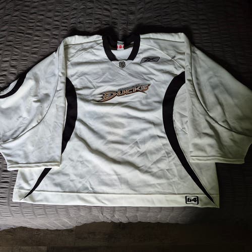 White Anaheim Ducks Goalie Cut Reebok Jersey (Used)
