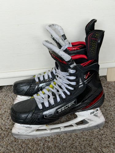 Bauer Vapor 2X Hockey Skates Regular Width Size 6 (Used)
