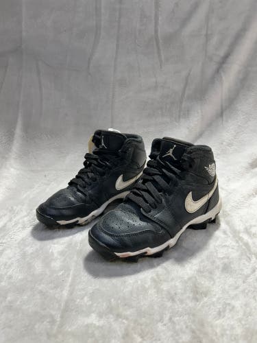Black Men's 1Y (Big Kids / Youth) Youth Air Jordan Shoes (Used)
