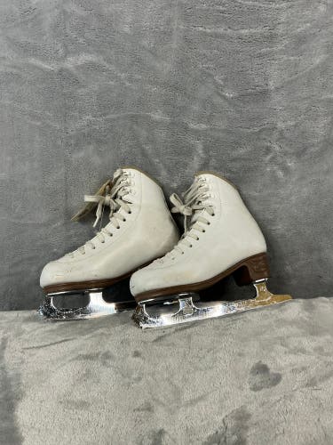 White Jackson Ultima Artiste Figure Skates Junior 13.5 (Used)