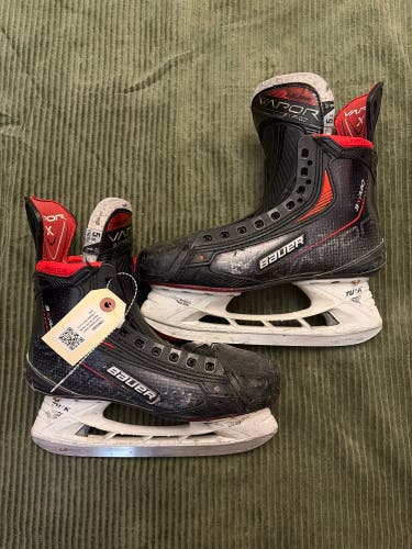 Intermediate Bauer Vapor 3X Pro Hockey Skates | Size 5.5 Fit 1