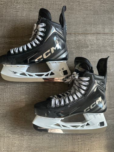 CCM Tacks XF Hockey Skates Size 9 Tapered Width