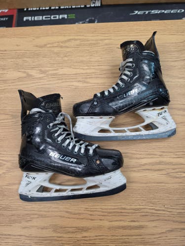 Size 8 Fit 2 Bauer Supreme Mach Hockey Skates Pro Stock 8 (Used)