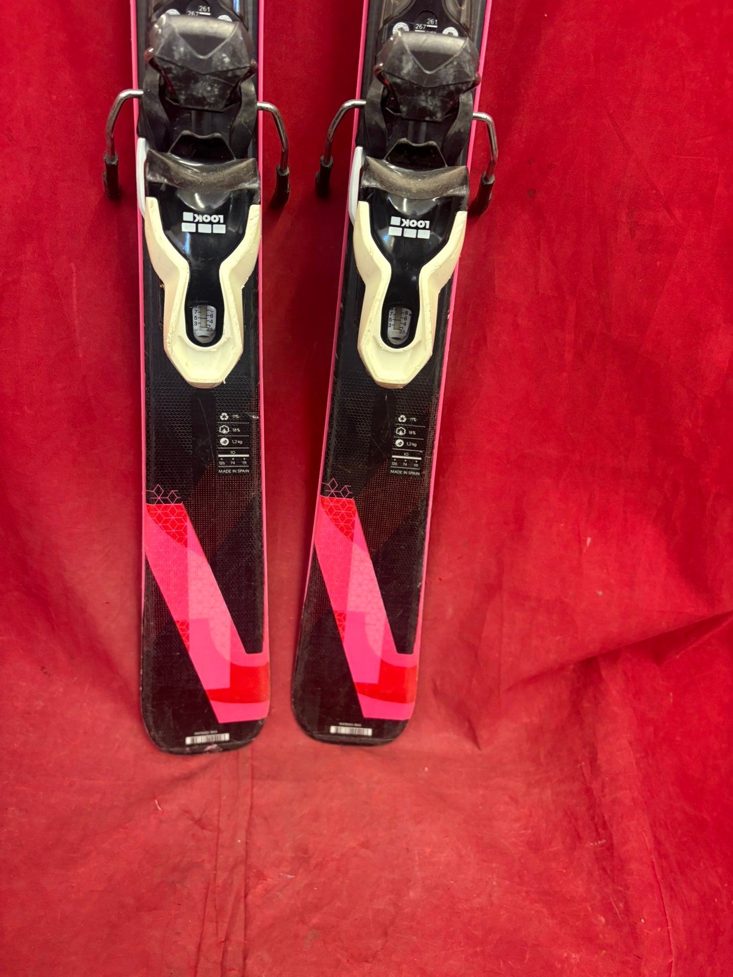 Skis: Rossignol Famous 2 women's all-mountain carving skis, 142cm