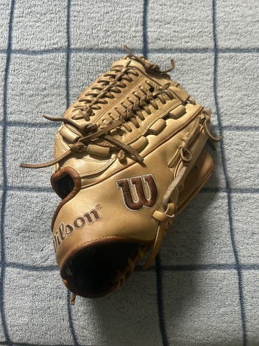 Wilson A2K RH Pitcher's Baseball Glove 11.75" (Used)