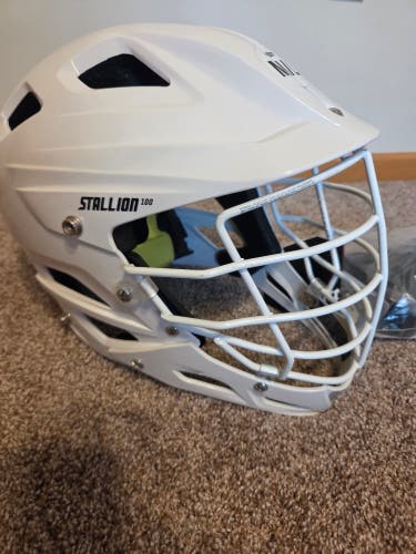 Schutt Helmet (New) stallion 100 youth M/L