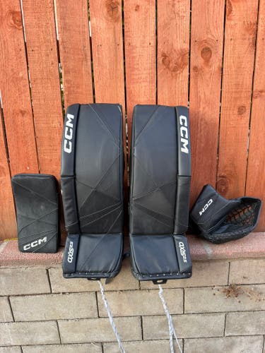 30" CCM Axis 2.5 Regular Goalie Full Set (Used)