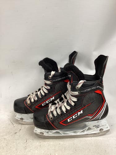 Used CCM JETSPEED XTRA PRO Junior Hockey Skate Junior 02.5 11851-S000052284